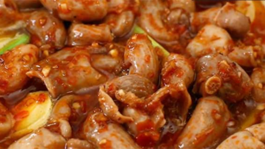 bao tử cá ba sa xào sả ớt