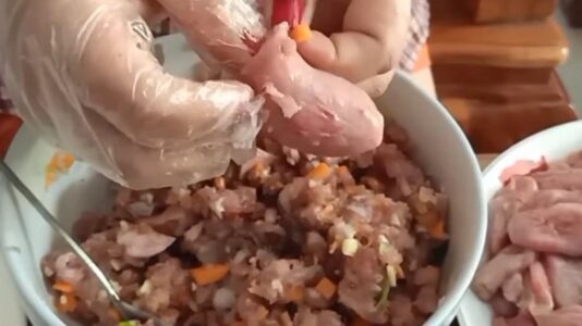 bao tử cá basa nhồi thịt​