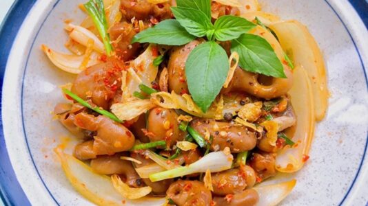 Bao tử cá basa xào cay