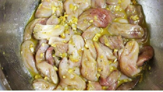 bao tử cá basa xào nghệ