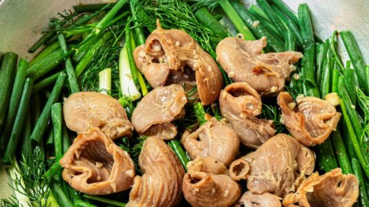 Bao tử cá basa xào rau cần