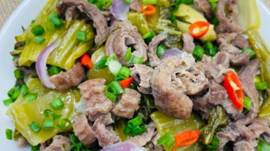 Bao tử cá ngừ xào cải chua 