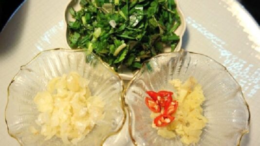 Bao tử cá xào dưa leo