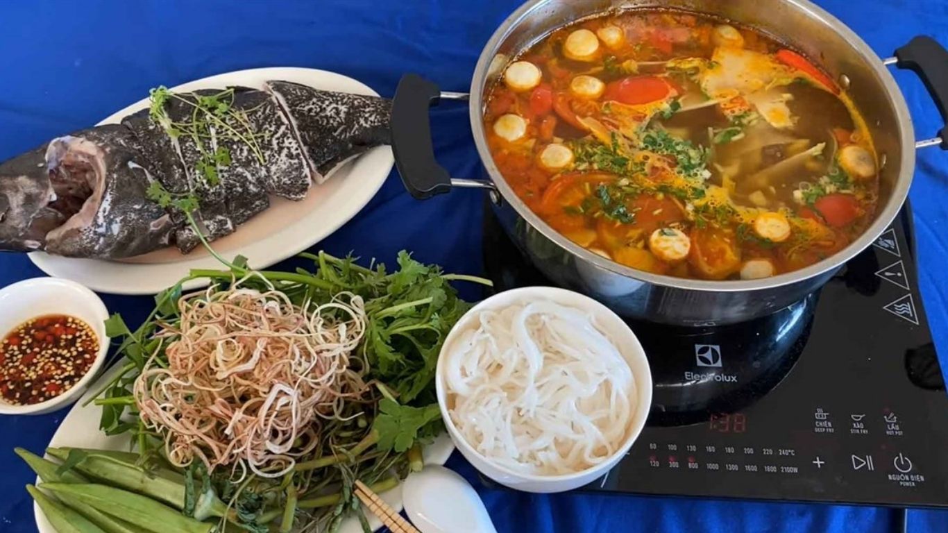 Lẩu cá mú chua cay